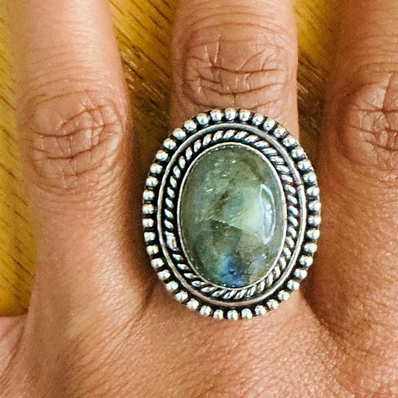 Real Labradorite Natural Gemstone Ring 1 Inch Ornate Setting Ring Size 8 - Picture 8 of 8